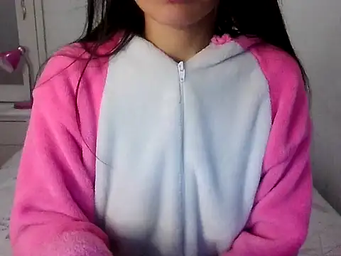 Snapshot of Taylormegan chatting on July 7, 1:37 pm Taylormegan online show from July 7, 1:37 pm