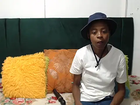 SweetSlenderChoc online show from February 12, 6:47 pm