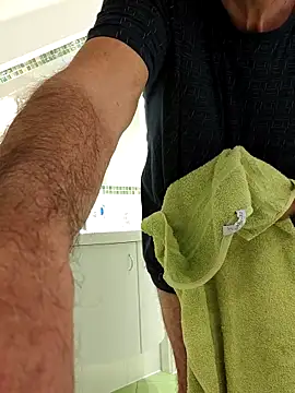 Snapshot of Oldmenhot66 chatting on September 27, 4:17 am Oldmenhot66 online show from September 27, 4:17 am