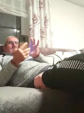 Snapshot of Oldmenhot66 chatting on October 30, 5:13 pm Oldmenhot66 online show from October 30, 5:13 pm