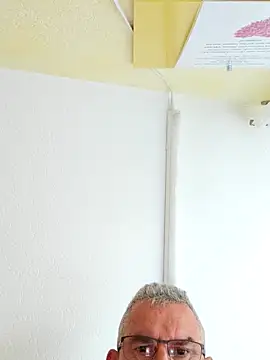 Oldmenhot66 online show from June 18, 4:13 am