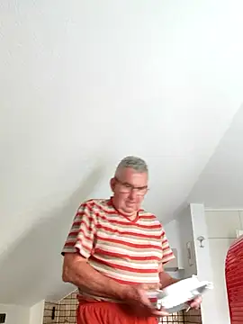 Oldmenhot66 online show from June 25, 4:01 am