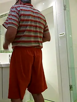 Oldmenhot66 online show from August 1, 4:34 am