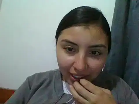 Snapshot of _Romilly_ chatting on December 4, 2:32 am Romilly online show from December 4, 2:32 am