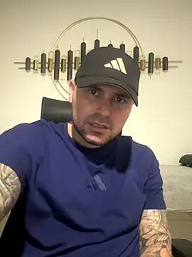 Snapshot of joshmahe chatting on September 11, 2:11 am joshmahe online show from September 11, 2:11 am