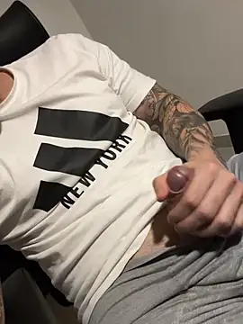 Snapshot of joshmahe chatting on October 12, 6:45 am joshmahe online show from October 12, 6:45 am