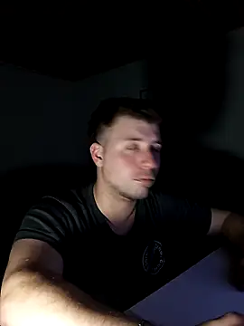 Snapshot of ferrari1996 chatting on September 15, 4:01 am ferrari1996 online show from September 15, 4:01 am