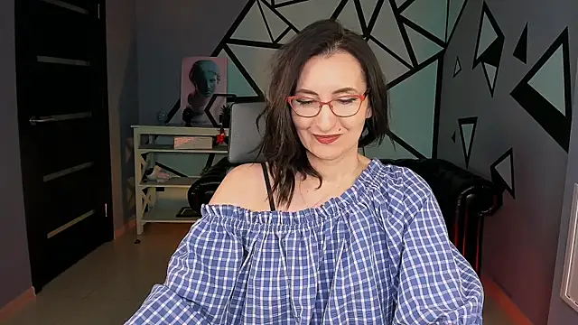 Snapshot of UnaTerra chatting on January 13, 9:25 am UnaTerra online show from January 13, 9:25 am