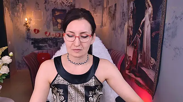 Snapshot of UnaTerra chatting on February 13, 8:21 am UnaTerra online show from February 13, 8:21 am