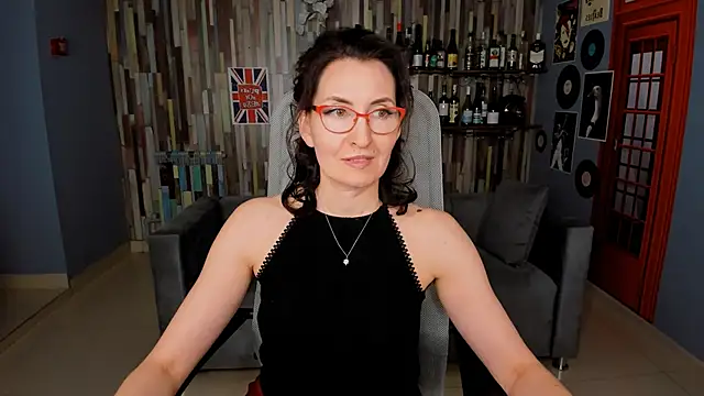 Snapshot of UnaTerra chatting on February 27, 9:09 am UnaTerra online show from February 27, 9:09 am