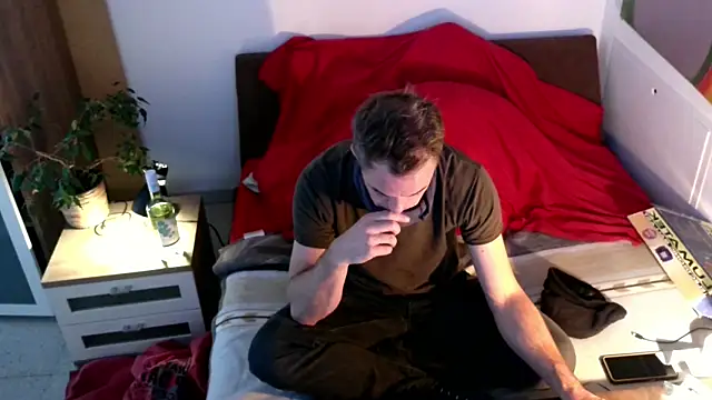 Snapshot of EdelHolz91 chatting on November 12, 2:06 pm EdelHolz91 online show from November 12, 2:06 pm