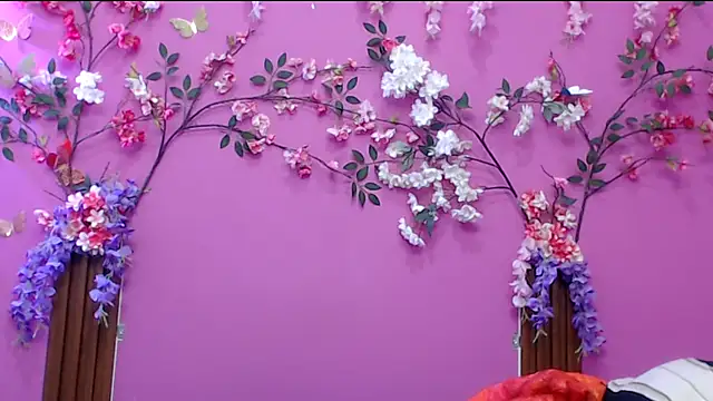 skinnysofia18 online show from December 1, 1:16 pm