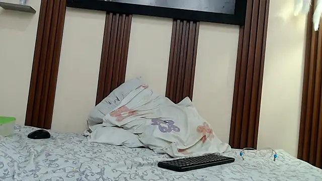 skinnysofia18 online show from December 18, 2:01 pm