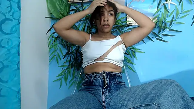 Snapshot of skinnysofia18 chatting on July 9, 3:16 pm skinnysofia18 online show from July 9, 3:16 pm