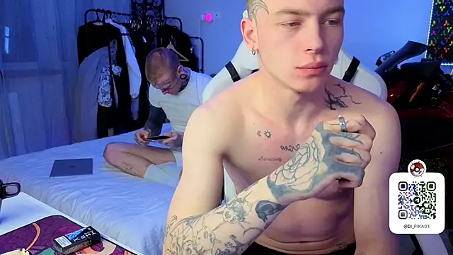 c10h15on1 online show from March 7, 3:25 am