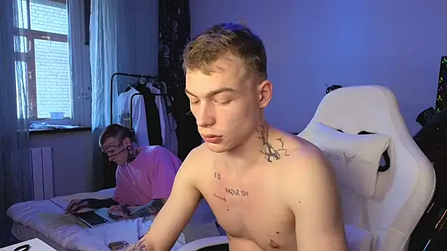 c10h15on1 online show from March 11, 7:36 am