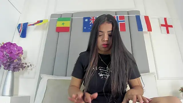 Snapshot of CannelaSmith chatting on June 20, 12:08 pm CannelaSmith online show from June 20, 12:08 pm