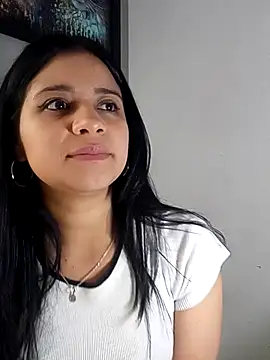 ValerieLove  online show from October 1, 7:20 pm