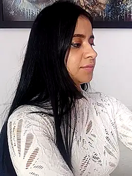 ValerieLove  online show from November 3, 7:48 pm