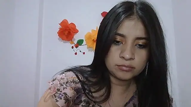 ValerieLove  online show from May 25, 9:32 pm