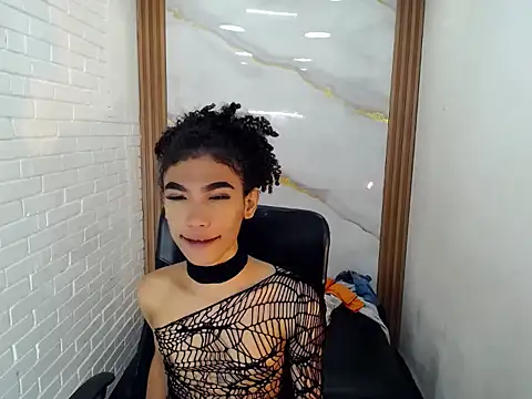 Penelopee Rouse online show from October 16, 8:21 pm