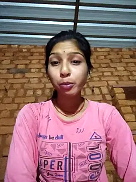 Snapshot of Yatiksha_Beby chatting on December 3, 1:24 am Yatiksha Beby online show from December 3, 1:24 am