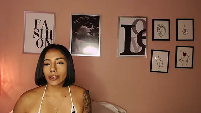 Snapshot of biancaleblanc chatting on December 2, 12:54 pm biancaleblanc online show from December 2, 12:54 pm