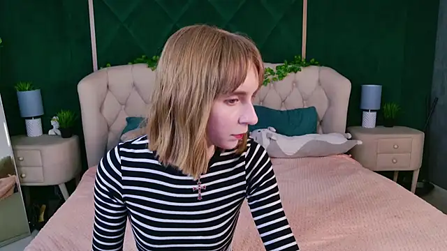 Snapshot of Beverly_Gomes chatting on November 17, 3:40 pm Beverly Gomes online show from November 17, 3:40 pm