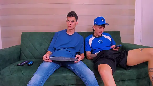 Snapshot of junior_friendss chatting on September 11, 6:13 am junior friendss online show from September 11, 6:13 am