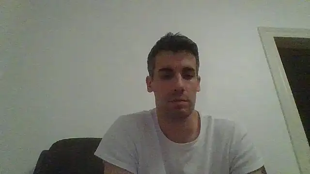 Snapshot of JulioIsHere4you chatting on September 13, 12:21 am JulioIsHere4you online show from September 13, 12:21 am
