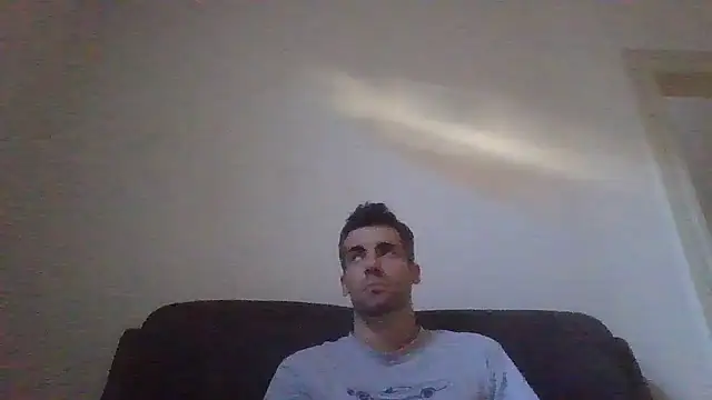 Snapshot of JulioIsHere4you chatting on September 19, 6:59 am JulioIsHere4you online show from September 19, 6:59 am