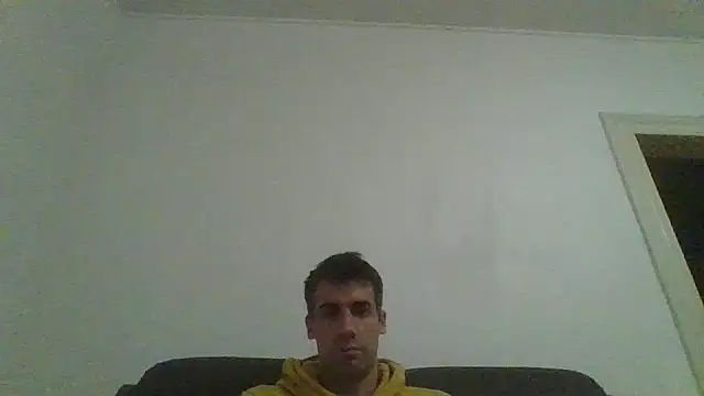 Snapshot of JulioIsHere4you chatting on October 2, 3:35 am JulioIsHere4you online show from October 2, 3:35 am