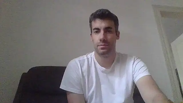 Snapshot of JulioIsHere4you chatting on October 4, 9:29 am JulioIsHere4you online show from October 4, 9:29 am