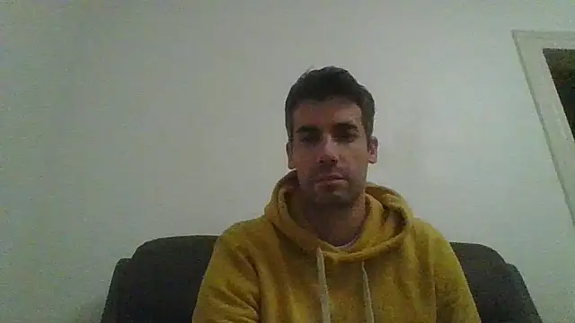 Snapshot of JulioIsHere4you chatting on October 5, 1:26 am JulioIsHere4you online show from October 5, 1:26 am