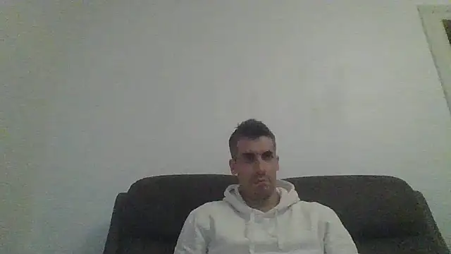 Snapshot of JulioIsHere4you chatting on October 14, 10:54 pm JulioIsHere4you online show from October 14, 10:54 pm