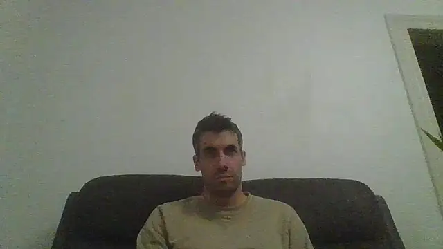 Snapshot of JulioIsHere4you chatting on November 5, 7:58 pm JulioIsHere4you online show from November 5, 7:58 pm