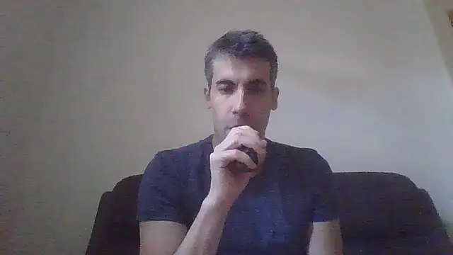 Snapshot of JulioIsHere4you chatting on November 9, 10:46 am JulioIsHere4you online show from November 9, 10:46 am