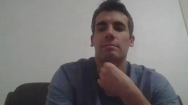 Snapshot of JulioIsHere4you chatting on November 15, 11:32 pm JulioIsHere4you online show from November 15, 11:32 pm