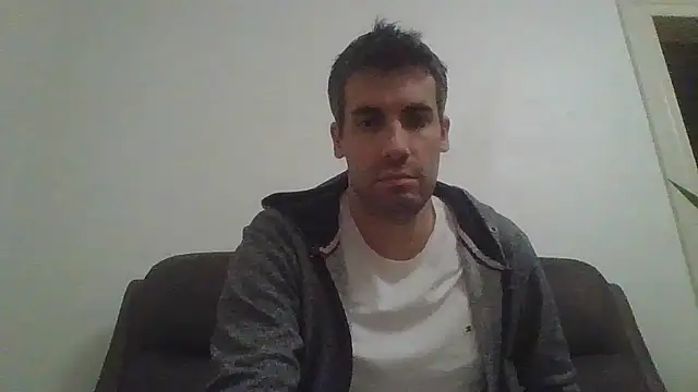 Snapshot of JulioIsHere4you chatting on November 19, 11:27 pm JulioIsHere4you online show from November 19, 11:27 pm