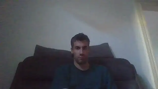 JulioIsHere4you online show from May 23, 4:50 am