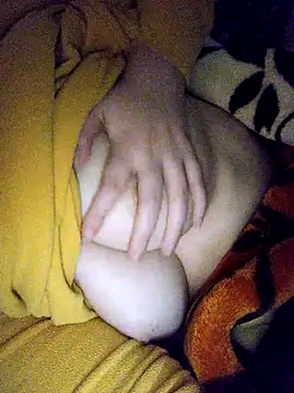 Snapshot of CHahed-5 chatting on December 14, 3:56 am CHahed-5 online show from December 14, 3:56 am