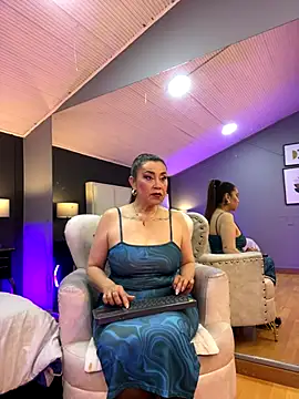 Snapshot of Samantha_Milf__ chatting on November 9, 12:36 pm Samantha Milf online show from November 9, 12:36 pm