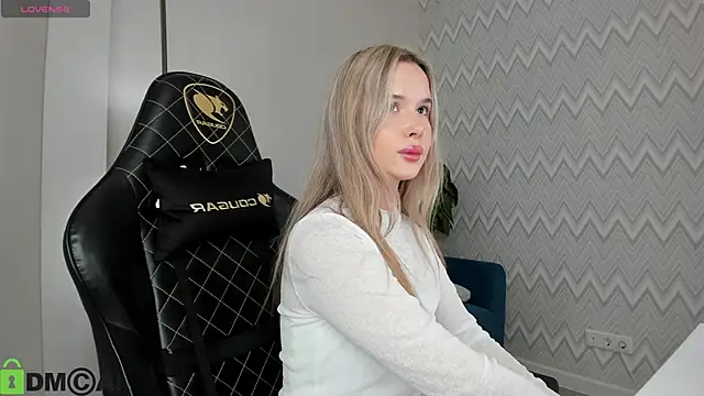 Snapshot of Nicoletta_Cooper chatting on September 12, 8:25 am Nicoletta Cooper online show from September 12, 8:25 am