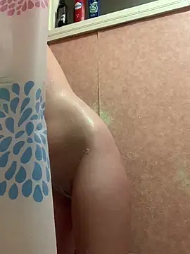 Snapshot of ksenia123 chatting on March 22, 8:01 pm ksenia123 online show from March 22, 8:01 pm