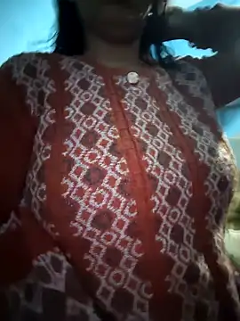 Snapshot of your_favourite_bhabhi chatting on November 4, 12:10 am your favourite bhabhi online show from November 4, 12:10 am