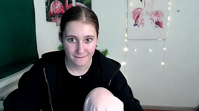 Snapshot of Milka_kamila chatting on November 13, 3:55 pm Milka kamila online show from November 13, 3:55 pm