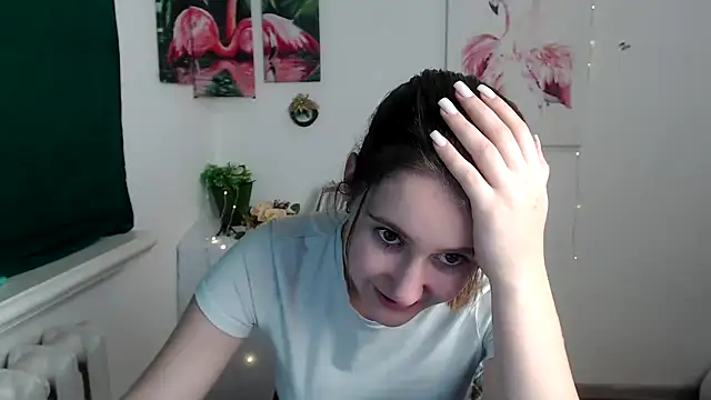Snapshot of Milka_kamila chatting on November 21, 3:33 pm Milka kamila online show from November 21, 3:33 pm