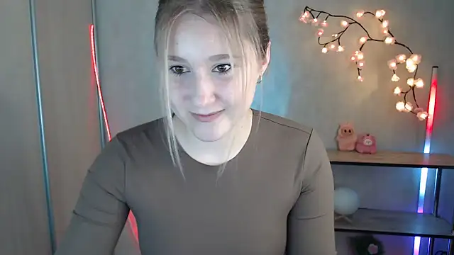 Snapshot of Milka_kamila chatting on May 29, 11:52 am Milka kamila online show from May 29, 11:52 am
