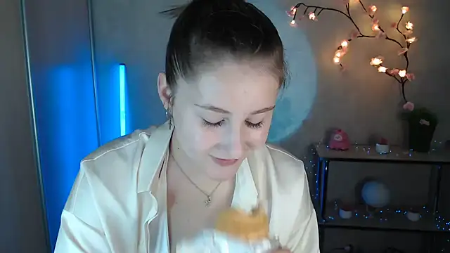 Milka kamila online show from June 24, 12:04 pm
