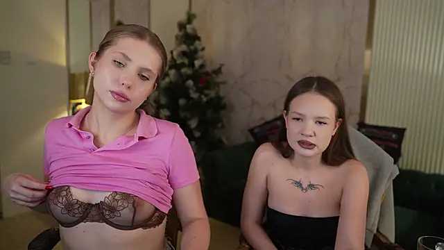 Snapshot of Tiana_Princesss chatting on December 17, 7:42 pm Tiana Princesss online show from December 17, 7:42 pm